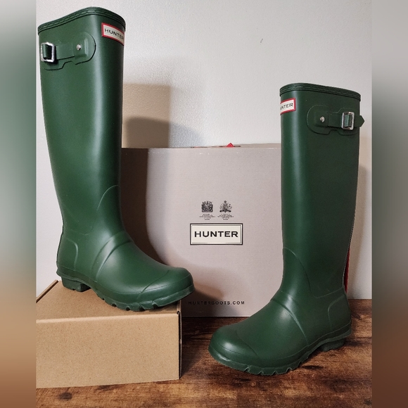 Hunter Shoes - Hunter Womens Original Tall Rain Boots Hunter Green Size 8